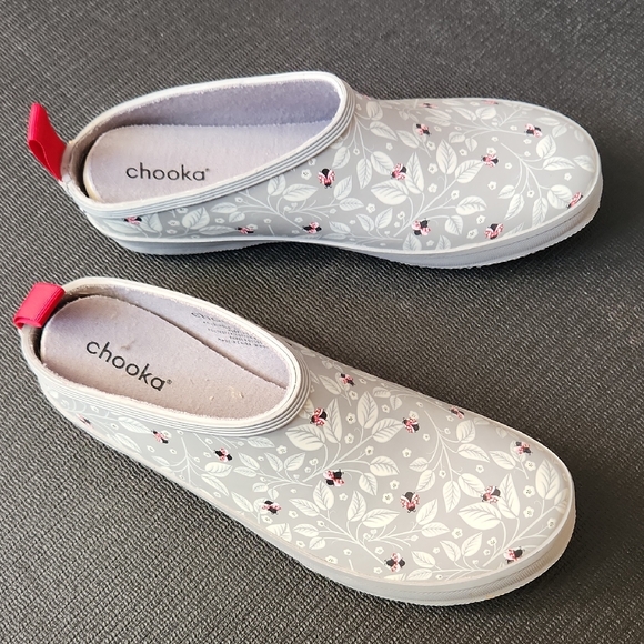chooka Shoes - Chooka Women's Rubber Gray Garden Clogs With  Plants And Ladybugs